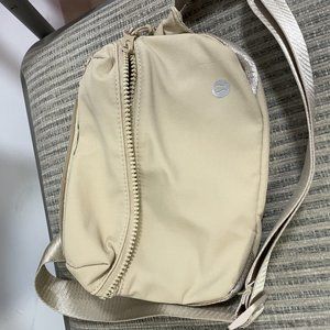 NWT Lululemon Everywhere Belt Bag *Fleece
